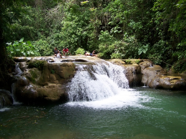  Spaß und Schönheit in Wasserfällen 